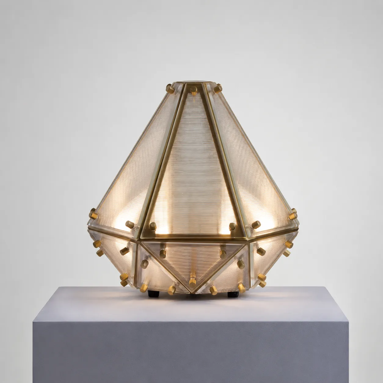 MD32005 Glass Table Lamp 5